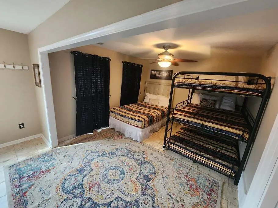 فيلا Large Near Shops/Dining & Easy Access To Freeway ممفيس 0*,